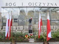 2020.08.01 Uroczystość przed pomnikiem poświęconym najmłodszym żołnierzom Powstania Warszawskiego