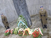 2021.04.16 Uroczystość w hołdzie polskim i żydowskim ofiarom II wojny światowej